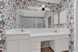 2086 Montclair Ln, Lewisville, TX 75067 - Photo 20