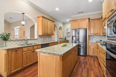 6411 Tuscany Park Drive, Arlington, TX 76016 - Photo 12