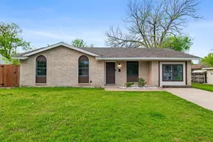 2605 Laurel St, Grand Prairie, TX 75050 - Photo 1