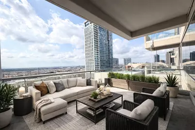 2408 Victory Park Lane #1032, Dallas, TX 75219 - Photo 6