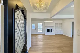 3915 Spring Hollow Dr, Carrollton, TX 75007 - Photo 4