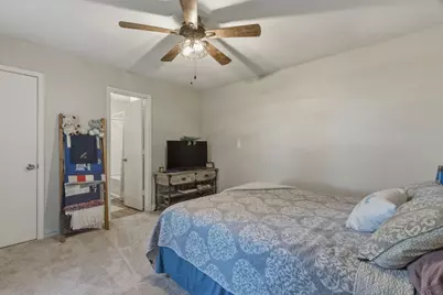 143 Mohave Drive E, Lake Kiowa, TX 76240 - Photo 22