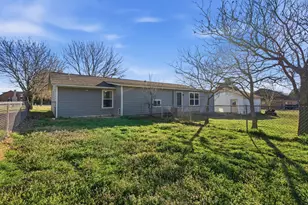 143 Mohave Dr E, Lake Kiowa, TX 76240 - Photo 28