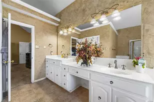 629 N Parks Dr, DeSoto, TX 75115 - Photo 8