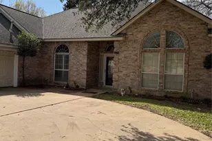 629 N Parks Dr, DeSoto, TX 75115 - Photo 2