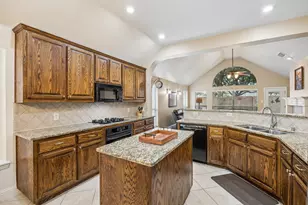 11652 Blackhawk Dr, Frisco, TX 75033 - Photo 8