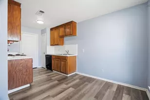 609 Race St, Crowley, TX 76036 - Photo 4