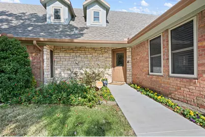 2621 Sedgeway Lane, Carrollton, TX 75006 - Photo 4