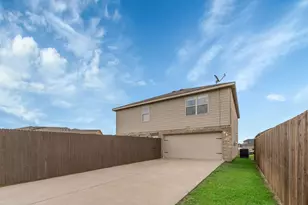 2535 Brentwood, Lancaster, TX 75134 - Photo 4