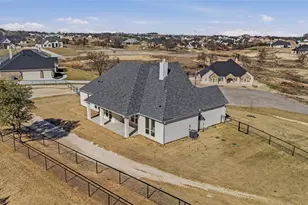 1038 Deer Is Ct, Azle, TX 76020 - Photo 30