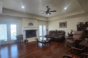808 Shady Brook Ln, Red Oak, TX 75154 - Photo 2