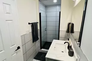 2859 W Brooklyn Ave, Dallas, TX 75211 - Photo 20