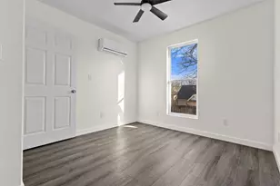 2010 Market Ave, Fort Worth, TX 76164 - Photo 10