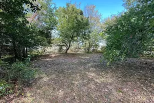 1306 S 5th St, Bonham, TX 75418 - Photo 1