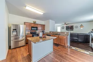 906 Penny Royal Ct, Arlington, TX 76002 - Photo 8