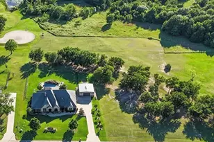 1387 Shadow Lakes Dr, Wills Point, TX 75169 - Photo 2