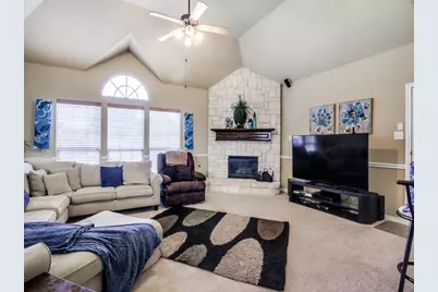 621 Buelwood Court, DeSoto, TX 75115 - Photo 4