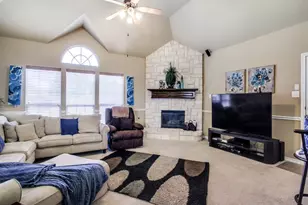 621 Buelwood Ct, DeSoto, TX 75115 - Photo 4