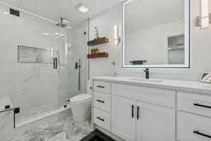 10635 Stone Canyon Rd, Dallas, TX 75230 - Photo 16