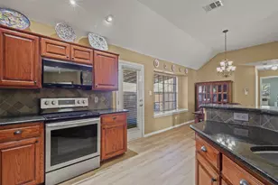 1328 Dallshan Dr, Carrollton, TX 75007 - Photo 10