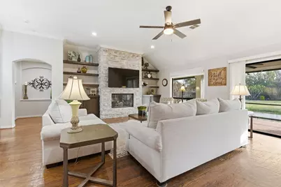8913 Grandview Drive, Denton, TX 76207 - Photo 6