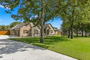 2021 Crystal Palace Blvd, Alvarado, TX 76009 - Photo 6