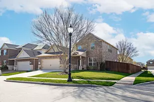 12233 Ridgeback Dr, McKinney, TX 75071 - Photo 2