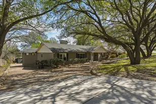 3863 Clayton Rd E, Fort Worth, TX 76116 - Photo 2