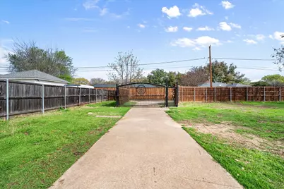 2306 Sunnyvale Road, Grand Prairie, TX 75050 - Photo 26