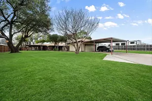 2306 Sunnyvale Rd, Grand Prairie, TX 75050 - Photo 30