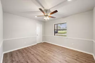 2306 Sunnyvale Rd, Grand Prairie, TX 75050 - Photo 16