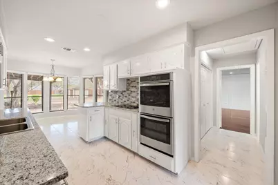 2306 Sunnyvale Road, Grand Prairie, TX 75050 - Photo 10