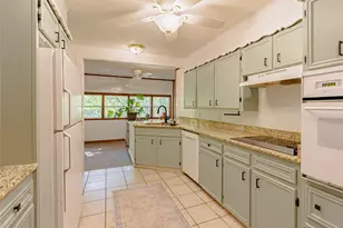 1103 Miller St, Bowie, TX 76230 - Photo 4