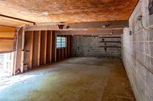 1103 Miller St, Bowie, TX 76230 - Photo 28