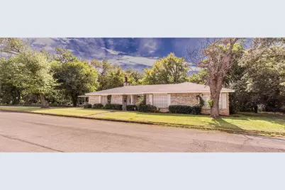 1103 Miller Street, Bowie, TX 76230 - Photo 1