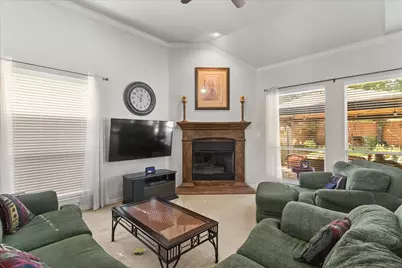 8402 Pecan Creek Drive, Arlington, TX 76001 - Photo 8