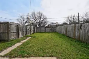 6611 Olivewood Dr, Arlington, TX 76001 - Photo 4