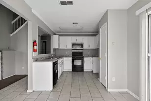 6611 Olivewood Dr, Arlington, TX 76001 - Photo 12