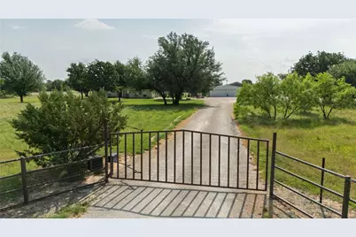 2387 County Road 2021, Glen Rose, TX 76043 - Photo 2
