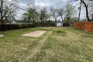 718 E Daugherty Dr, Garland, TX 75041 - Photo 18