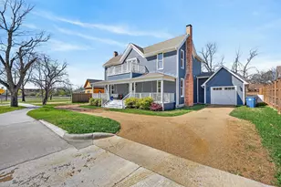 608 S Dooley St, Grapevine, TX 76051 - Photo 2