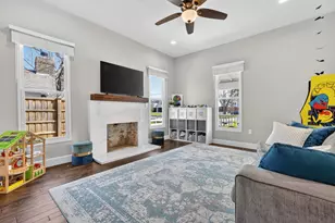 608 S Dooley St, Grapevine, TX 76051 - Photo 20