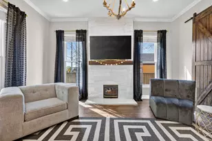 608 S Dooley St, Grapevine, TX 76051 - Photo 10