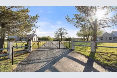 3100 Durant Court, Granbury, TX 76049 - Photo 2