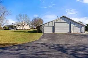 3100 Durant Ct, Granbury, TX 76049 - Photo 16
