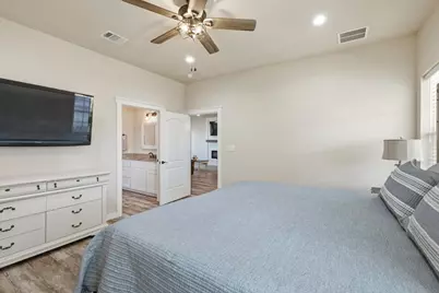 116 Valley Ridge Court, Runaway Bay, TX 76426 - Photo 16