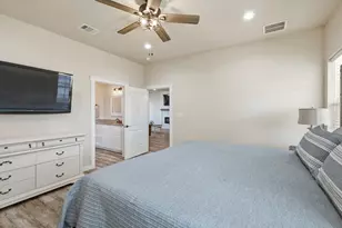 116 Valley Ridge Ct, Runaway Bay, TX 76426 - Photo 16