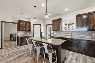 116 Valley Ridge Ct, Runaway Bay, TX 76426 - Photo 12