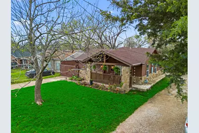 513 Ogden Avenue, Cockrell Hill, TX 75211 - Photo 2