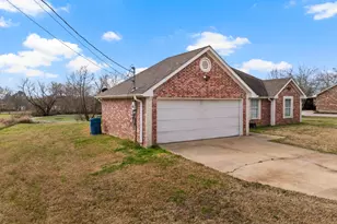 2927 Old Paris Rd, Mt Pleasant, TX 75455 - Photo 2